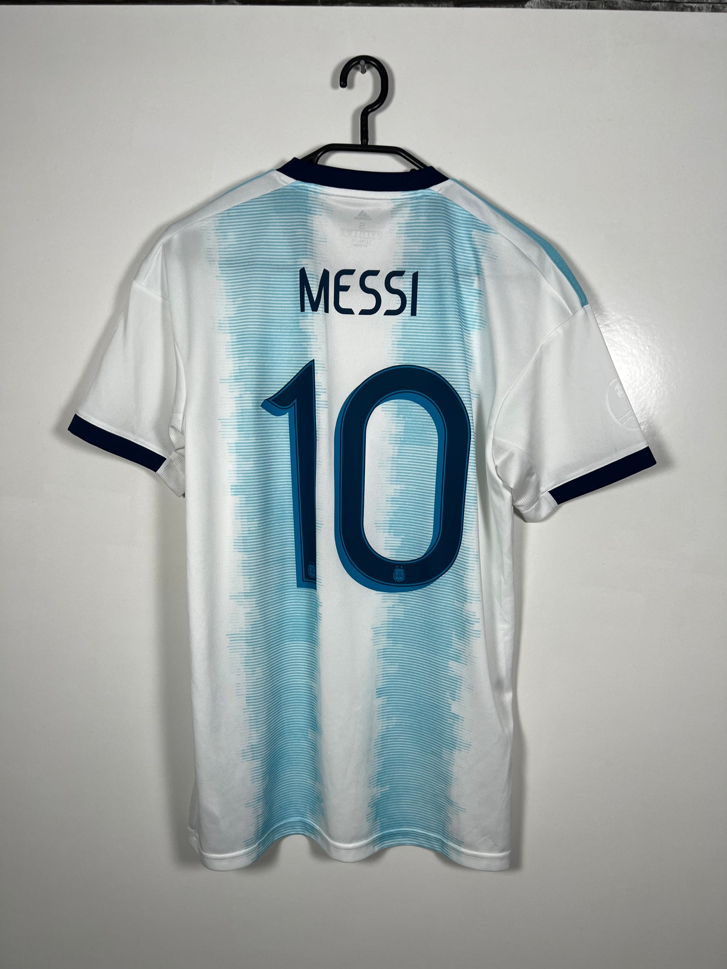 Argentina 2019 home Lionel Messi (9/10) S