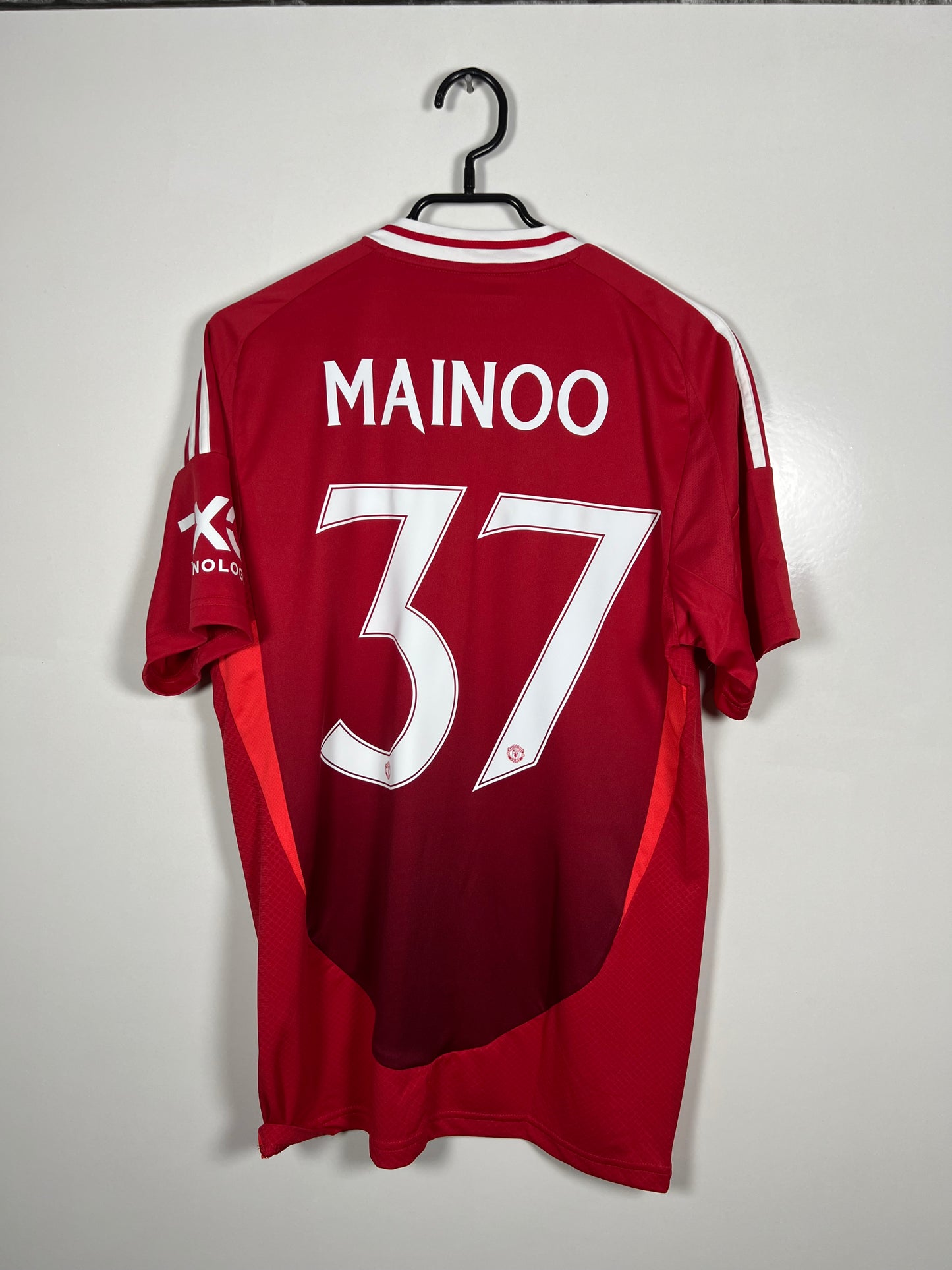 Manchester United 24/25 home Mainoo New with tags (10/10) M