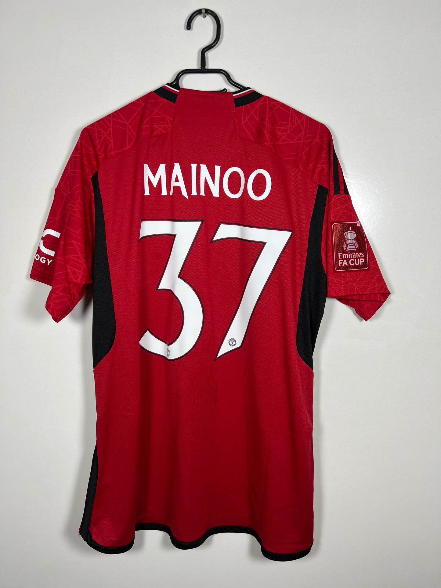 Manchester United 23/24 home Mainoo New with tags (10/10) L