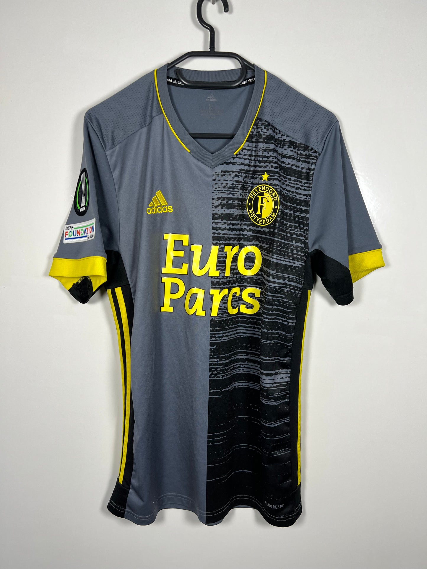 Feyenoord 21/22 away (6/10) M